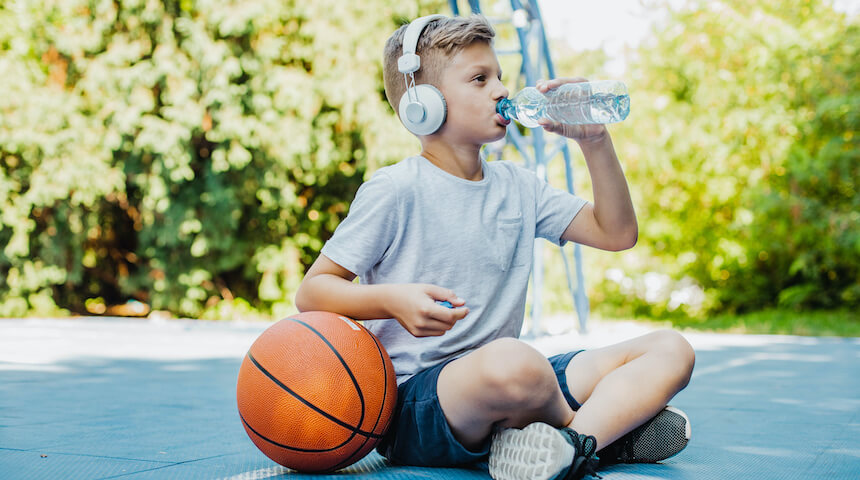 Keep Your Children Hydrated and Healthy in Summer Heat