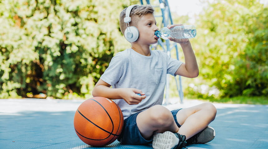 Keep Your Children Hydrated and Healthy in Summer Heat